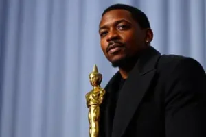 Michael B. Jordan pausa